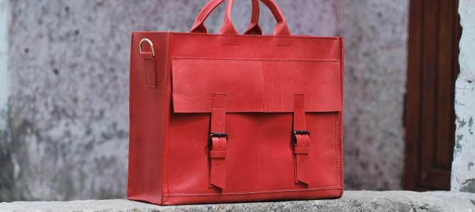 Красная деловая сумка